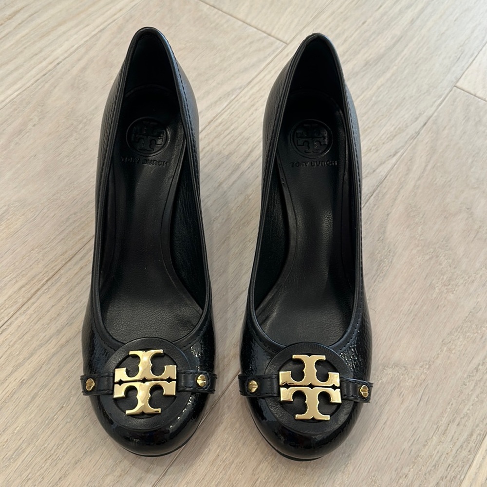 Tory Burch black patent size 8.5 women’s blocked heel pumps